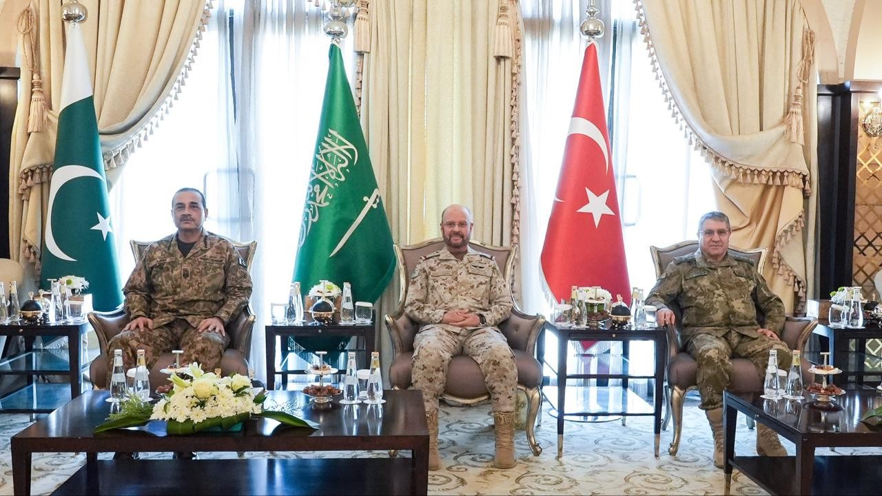 Türkiyə, Səudiyyə Ərəbistanı və Pakistan təcili hərbi görüş keçirdi