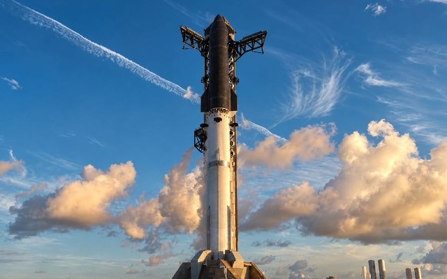 "Starship"in ilk orbital uçuşu baş tutmadı - Geri qayıtdı (VİDEO)