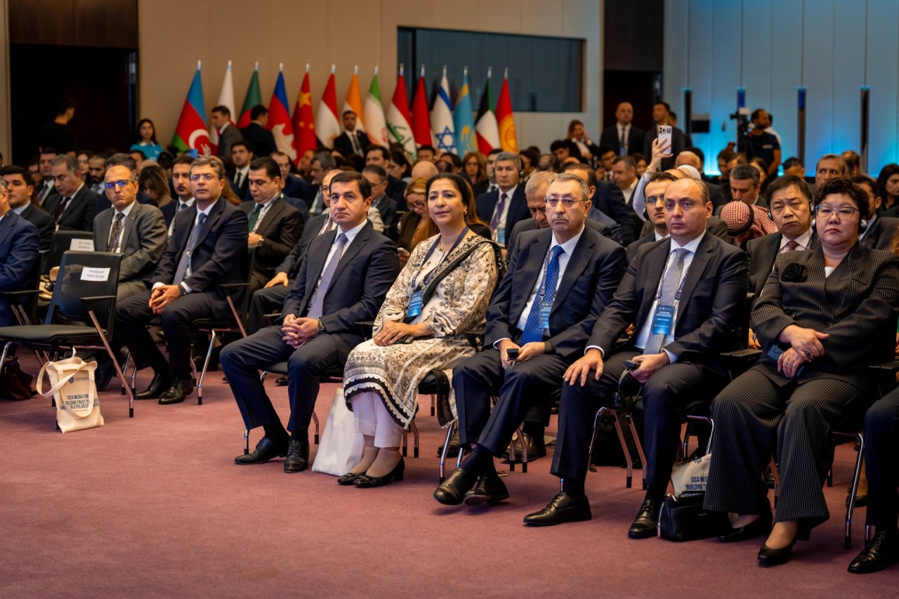Bakıda AQEM-in Media Forumu keçirilir - FOTOLAR (YENİLƏNİB)