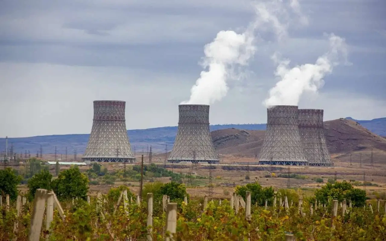 "Ermənistan elektrik enerjisi çatışmazlığı olan dövlətə çevrilib" - Paşinyan