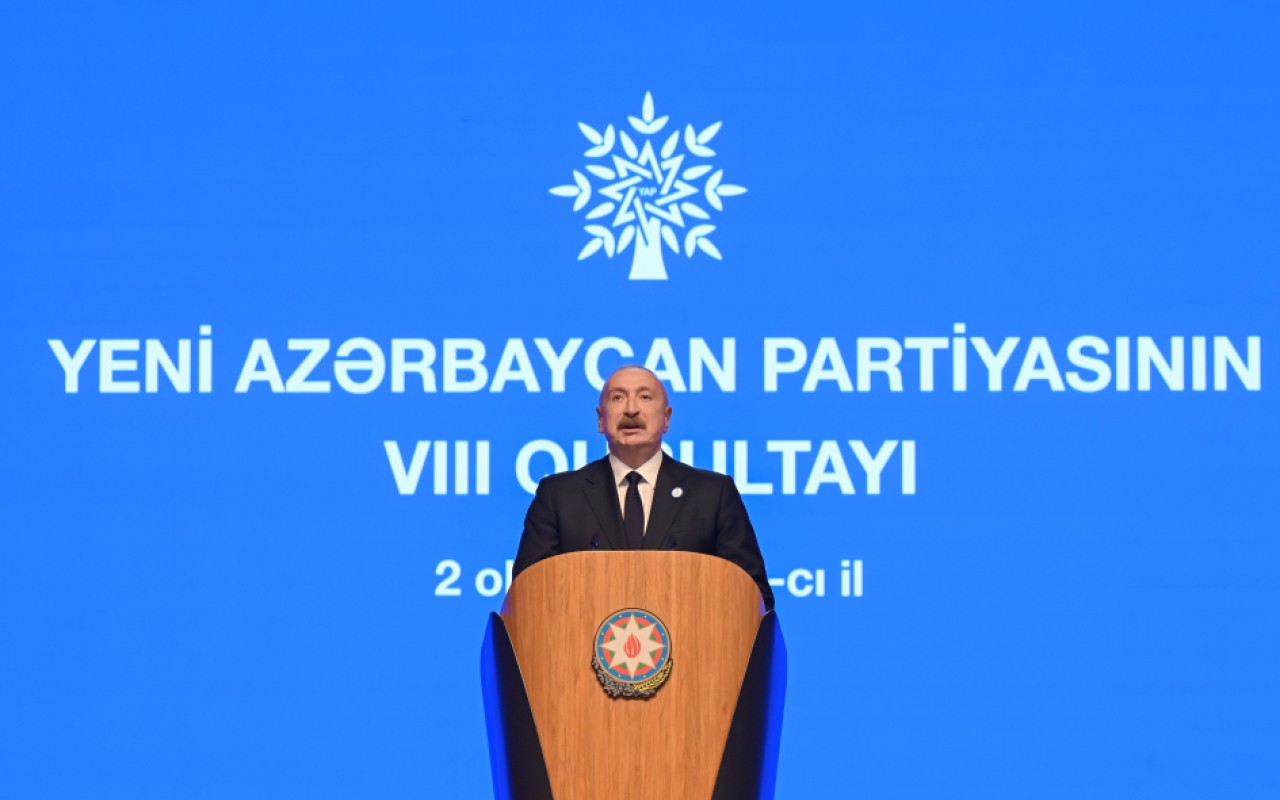 İlham Əliyev YAP-ın qurultayında çıxış etdi - FOTOLAR (YENİLƏNİB)