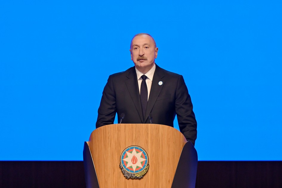 İlham Əliyev YAP-ın qurultayında çıxış etdi - FOTOLAR (YENİLƏNİB)