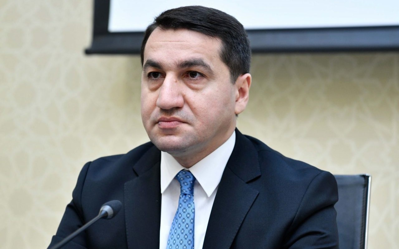 "Ermənistanda revanşist qüvvələrin hələ də güclü olması bizi narahat edir" - Hikmət Hacıyev