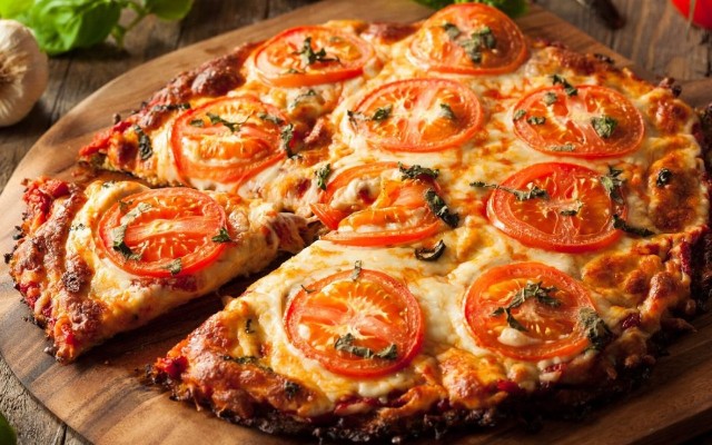 Gəncədə yeniyetmələr pizzadan zəhərləndi
