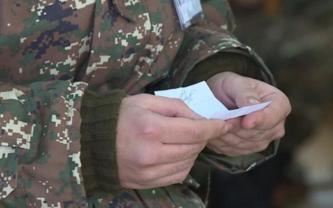Ermənistanda hərbi xidmətə çağırış yaşı artırıldı