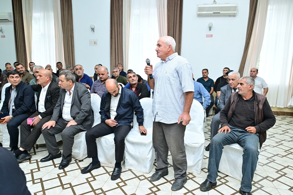 Taleh Qaraşov sakinlərin qayğı və problemlərini dinlədi - FOTOLAR