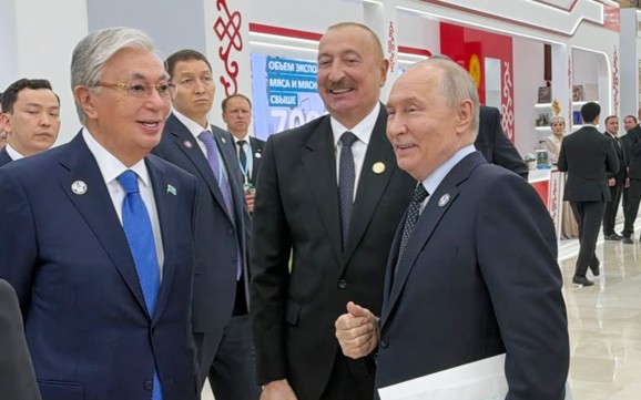 Prezident Türkmənbaşıda MDB-nin iştirakçı ölkələrinin milli stendləri ilə tanış oldu - FOTOLAR