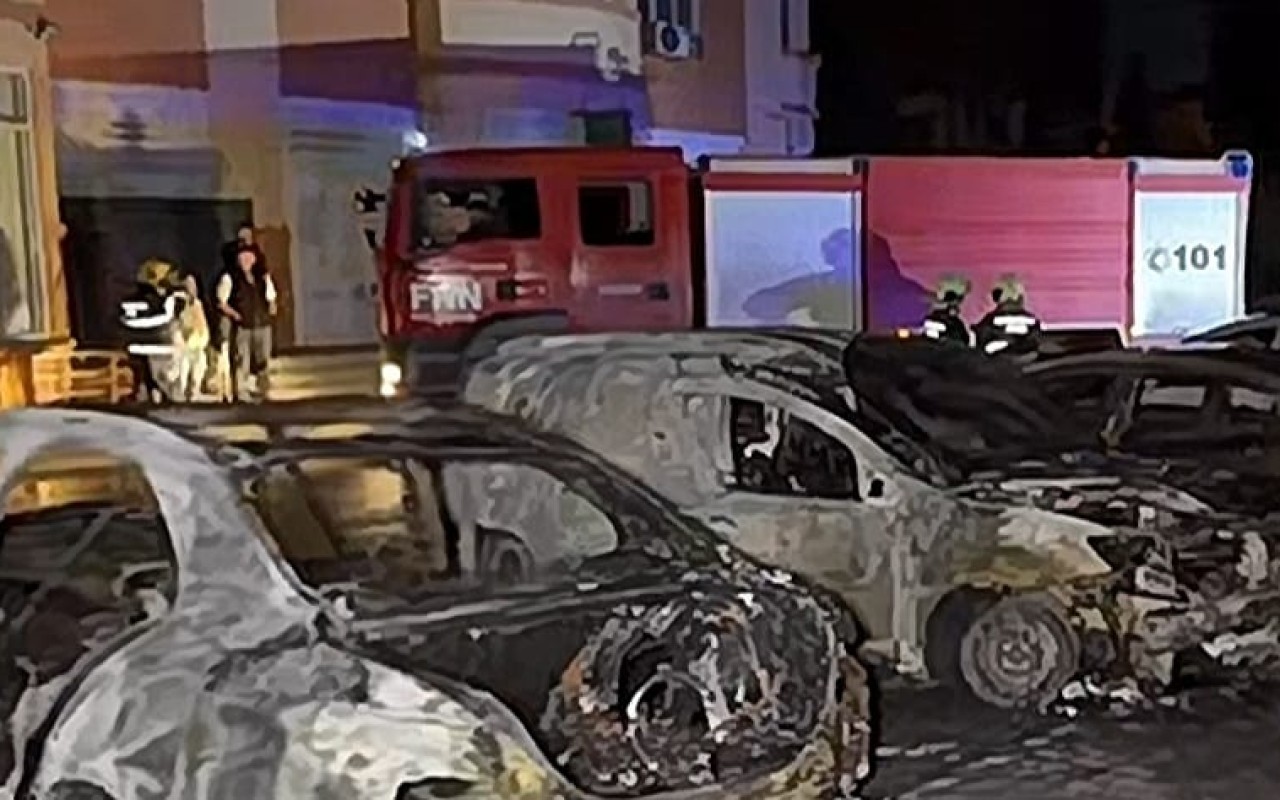 Masazırda 4 maşın yandı