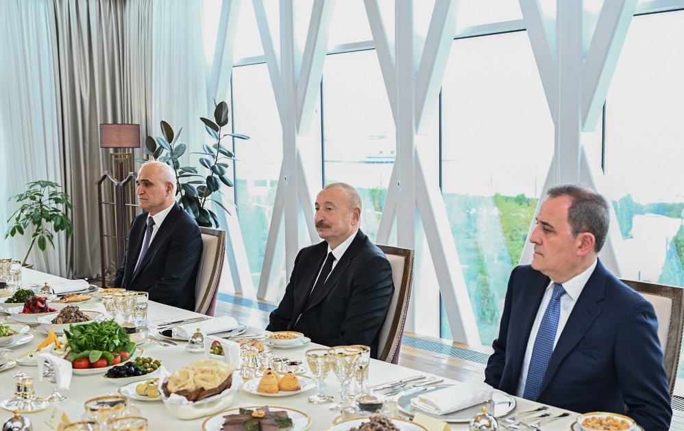 Azərbaycan Prezidenti və Çeçenistan başçısı birgə nahar ediblər - FOTOLAR