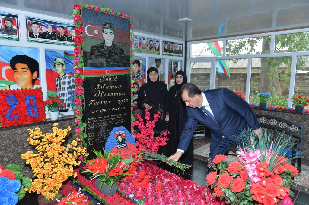 İcra başçısı Taleh Qaraşov şəhidlərin məzarlarını ziyarət etdi - FOTOLAR