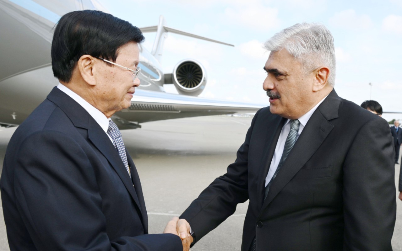 Laos Prezidenti Azərbaycana gəldi - FOTO