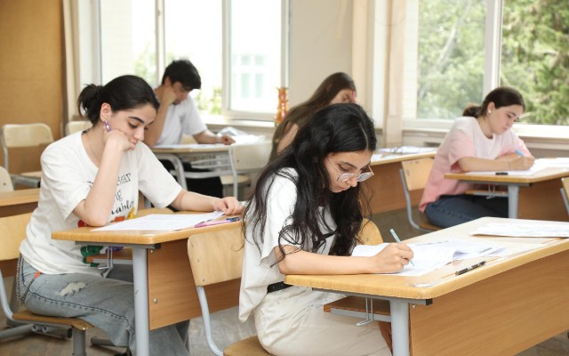 Prezident təqaüdçüləri hansı universitetlərdə oxuyur?