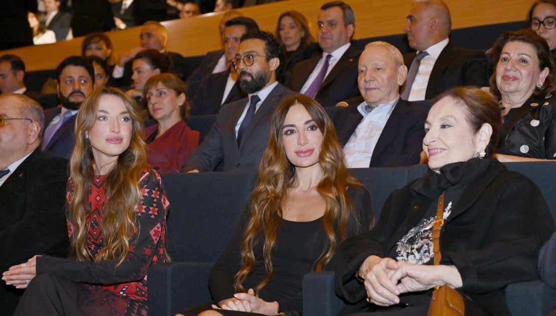 Arzu və Alyona Əliyevalar "44" filminin premyerasında - FOTOLAR