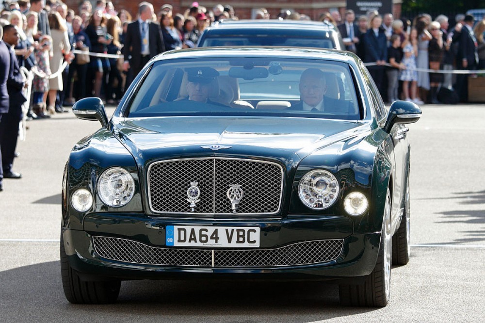 Elizabetin “Bentley”si hərraca çıxarılır - FOTO