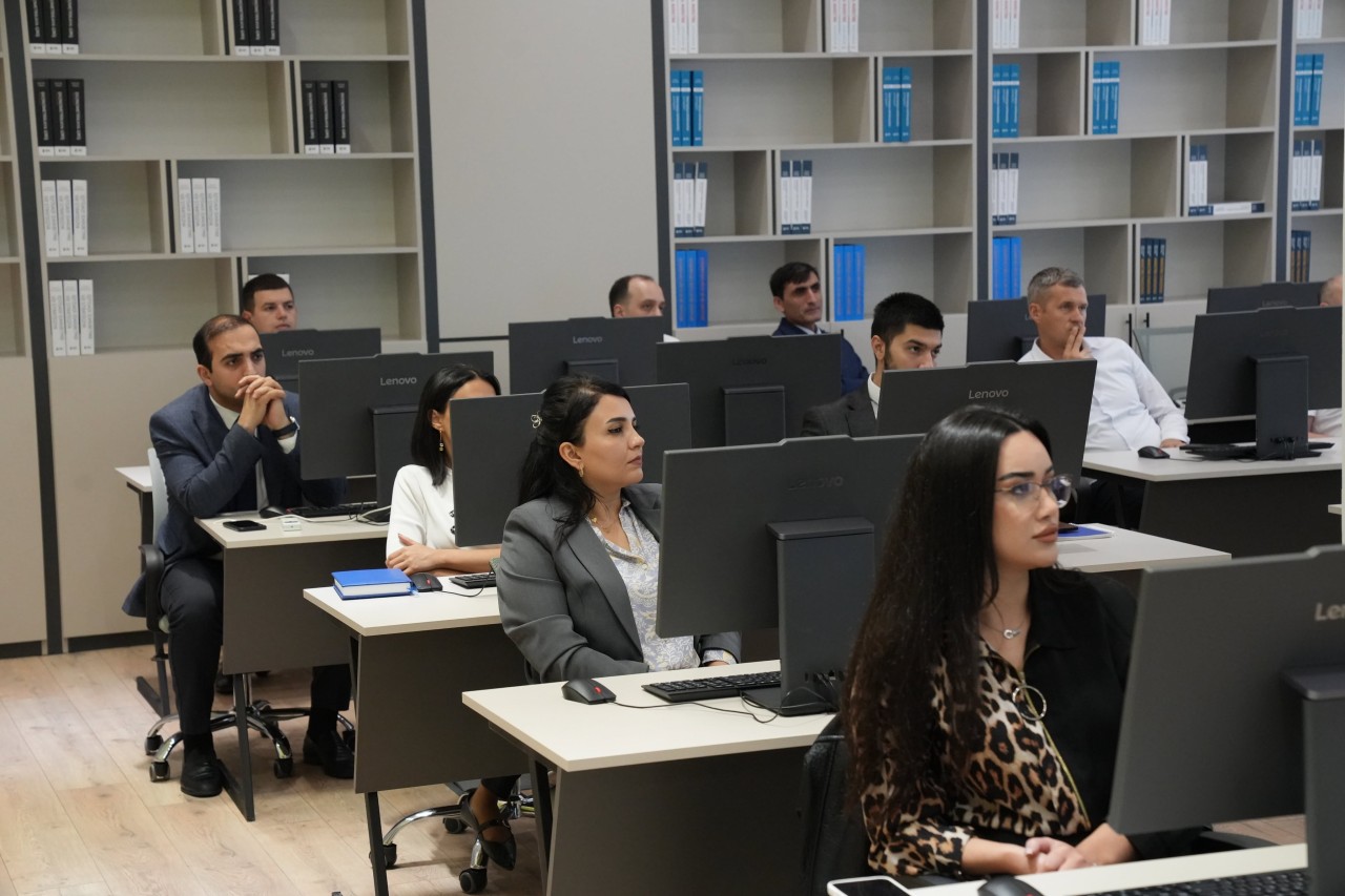 “Həmkarlar ittifaqlarının fəaliyyətində süni intellektin tətbiqi” mövzusunda təlim başlayıb - FOTOLAR