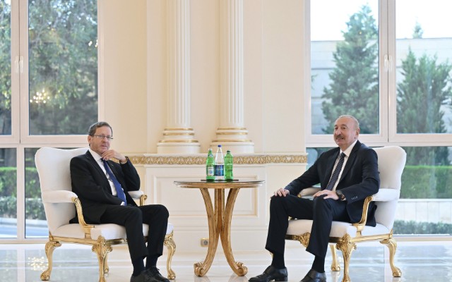 İlham Əliyev İsrail Prezidenti ilə görüşdü - FOTO