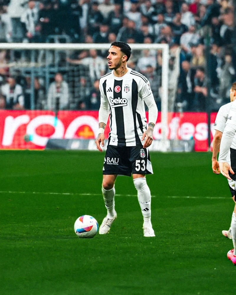 İndi də "Beşiktaş"ın futbolçusu ilə sevgilidir - FOTOLAR