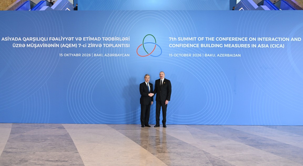 Prezident Bakıdakı Zirvə Toplantısında çıxış etdi - FOTOLAR (YENİLƏNİB)