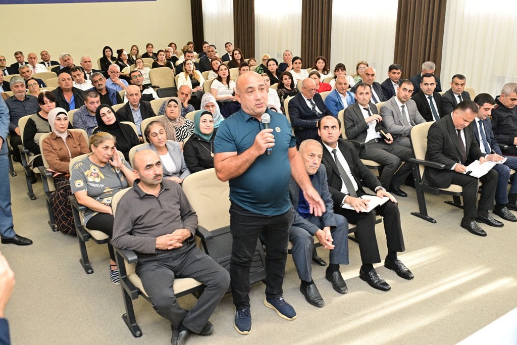 Taleh Qaraşov sakinlərin qayğı və problemlərini dinlədi - FOTOLAR