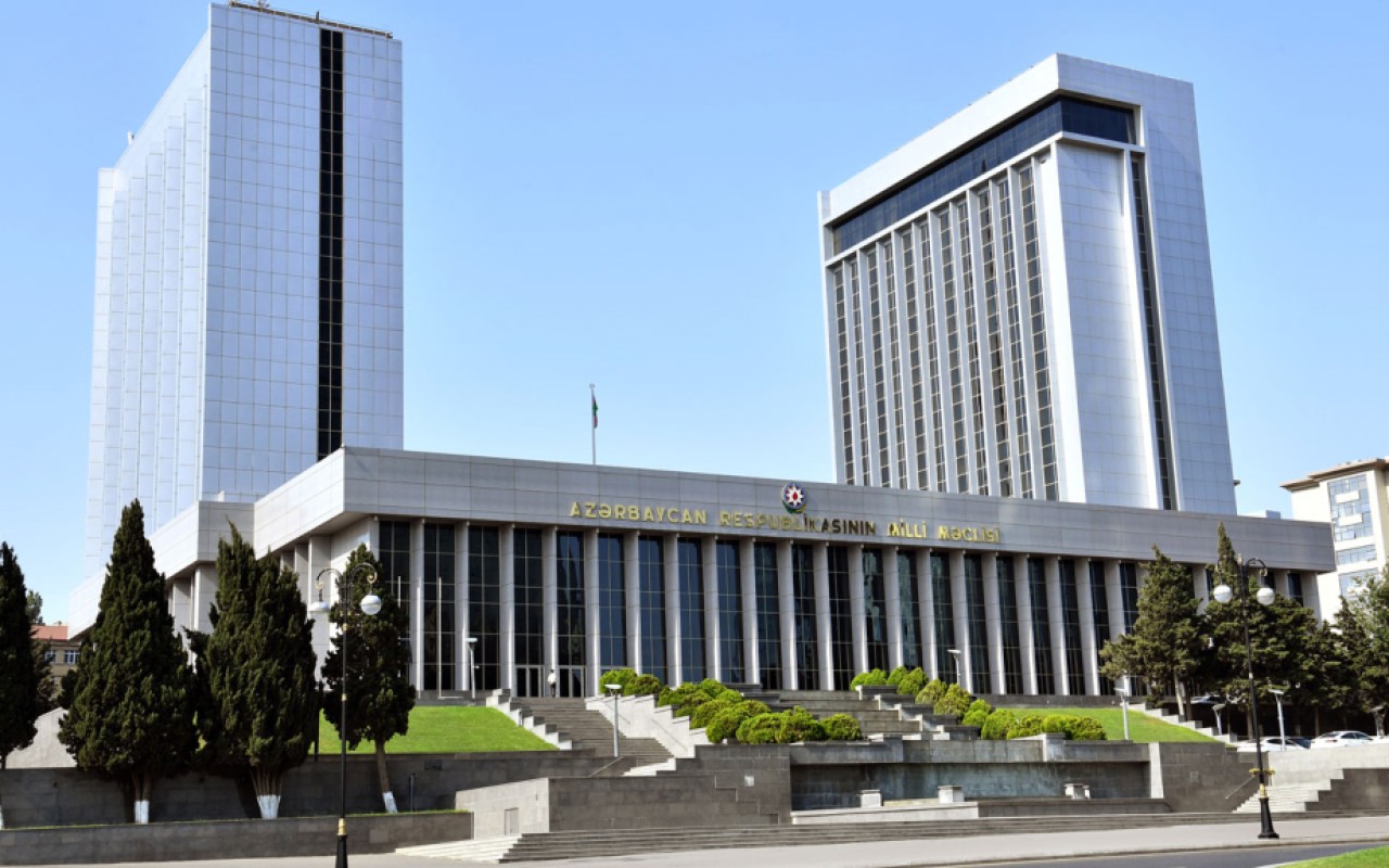 Milli Məclisin komissiyası Azərbaycana qarşı aparılan hibrid hücumlarla əlaqədar bəyanat verdi