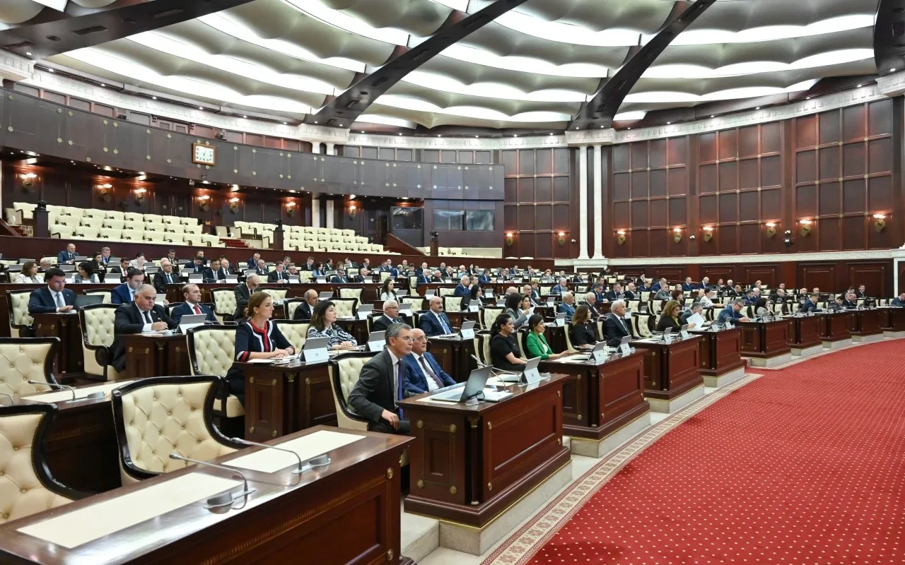 Deputatların aylıq pensiya əlavəsi vəzifəyə görə müəyyən ediləcək