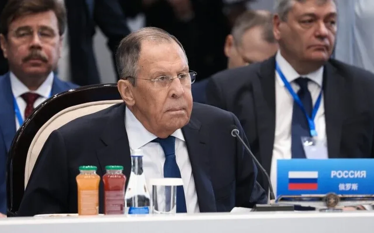 Lavrov Tehrana gedir