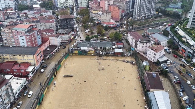 İstanbulda güclü yağış 4 nəfərin həyatına son qoydu - FOTOLAR