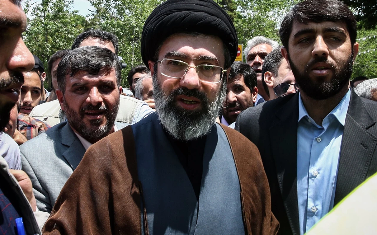 Xamenei iranlı qadınların mübarizəsindən danışdı