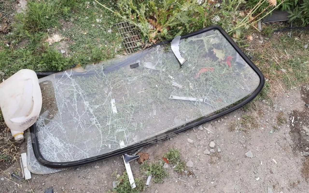 Salyanda minik avtomobili aşıb, ölən var