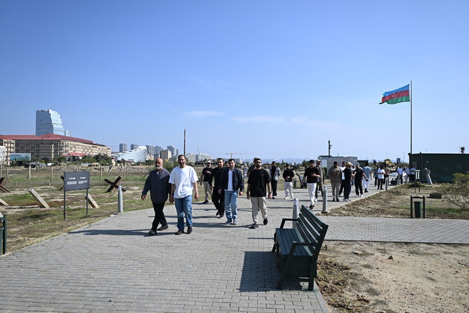 “Şahinlərin Görüşü - 2026” təliminin iştirakçıları Hərbi Qənimətlər Parkında olublar - FOTOLAR