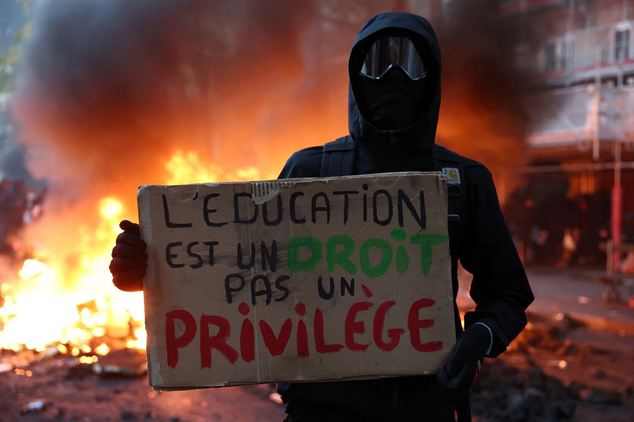 Etirazçılar "Parisi partladır" - FOTOLAR