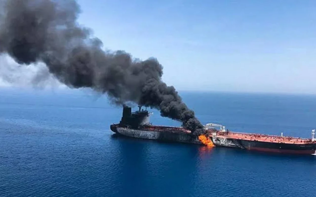 Hörmüz boğazında partlayış - SEPAH bəyanat yaydı