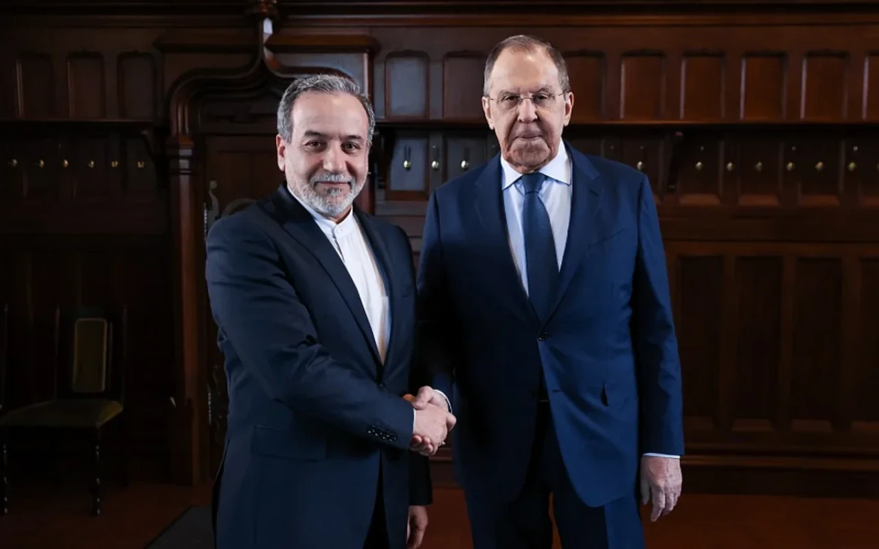 Lavrov Əraqçi ilə görüşdü