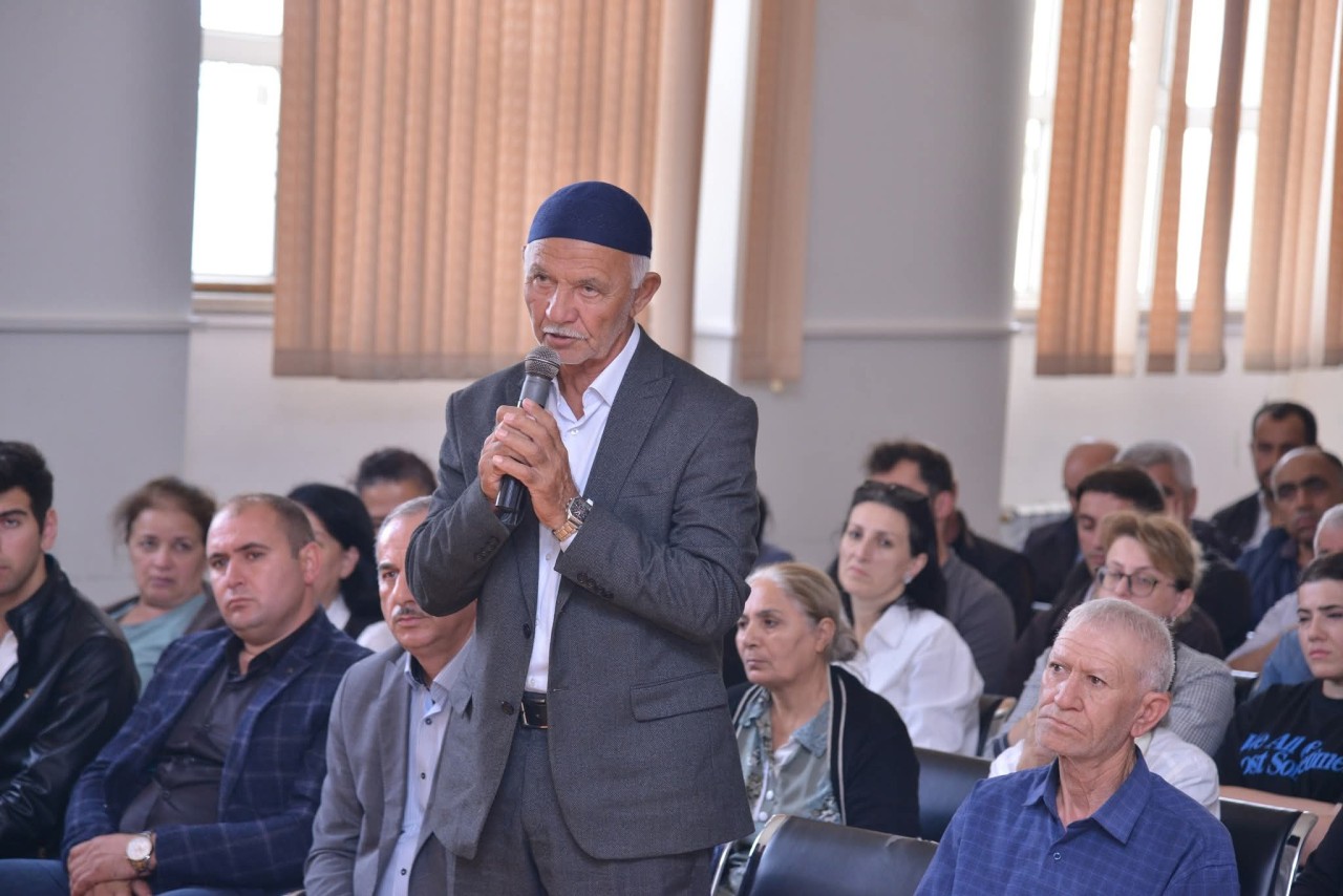 Natiq Əliyev Ələtdə sakinlərlə səyyar qəbul keçirib - FOTOLAR