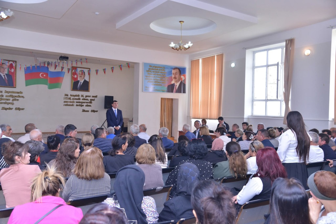 Natiq Əliyev Ələtdə sakinlərlə səyyar qəbul keçirib - FOTOLAR