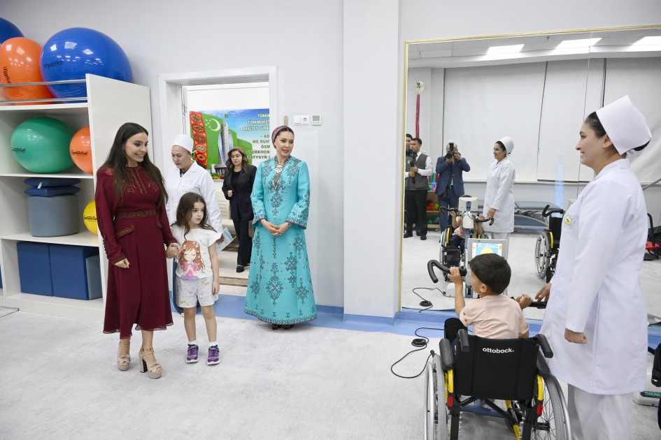 Leyla Əliyeva Arkadağda reabilitasiya mərkəzində - FOTOLAR