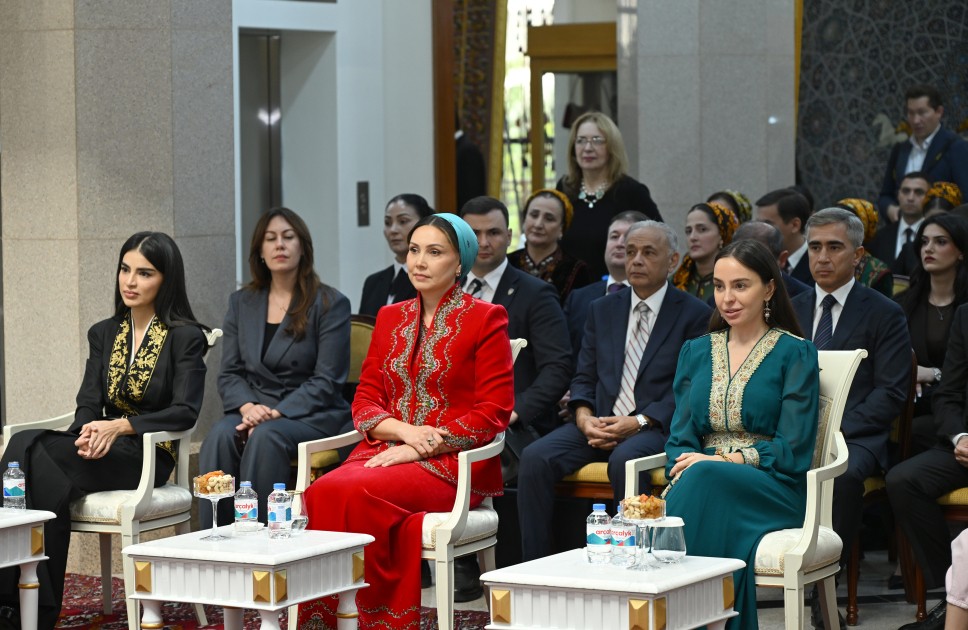 Leyla Əliyeva Milli Türkmən Xalçası Muzeyində - FOTOLAR