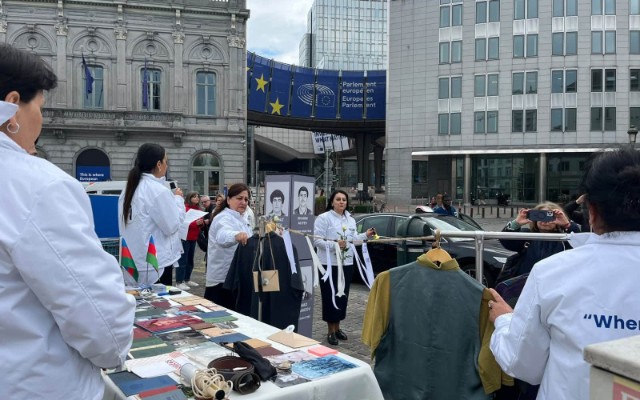 Azərbaycanlı itkin ailələri Avropa Parlamenti qarşısında aksiya keçirdi - FOTOLAR