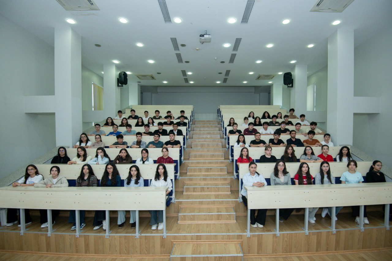 Rektor PKTU-BMU Mühəndislik fakültəsinin tələbələri ilə görüşüb - FOTOLAR