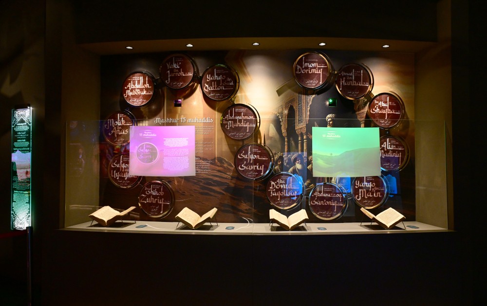 Leyla Əliyeva Səmərqənddə sərgi və memorial komplekslə tanış oldu - FOTOLAR