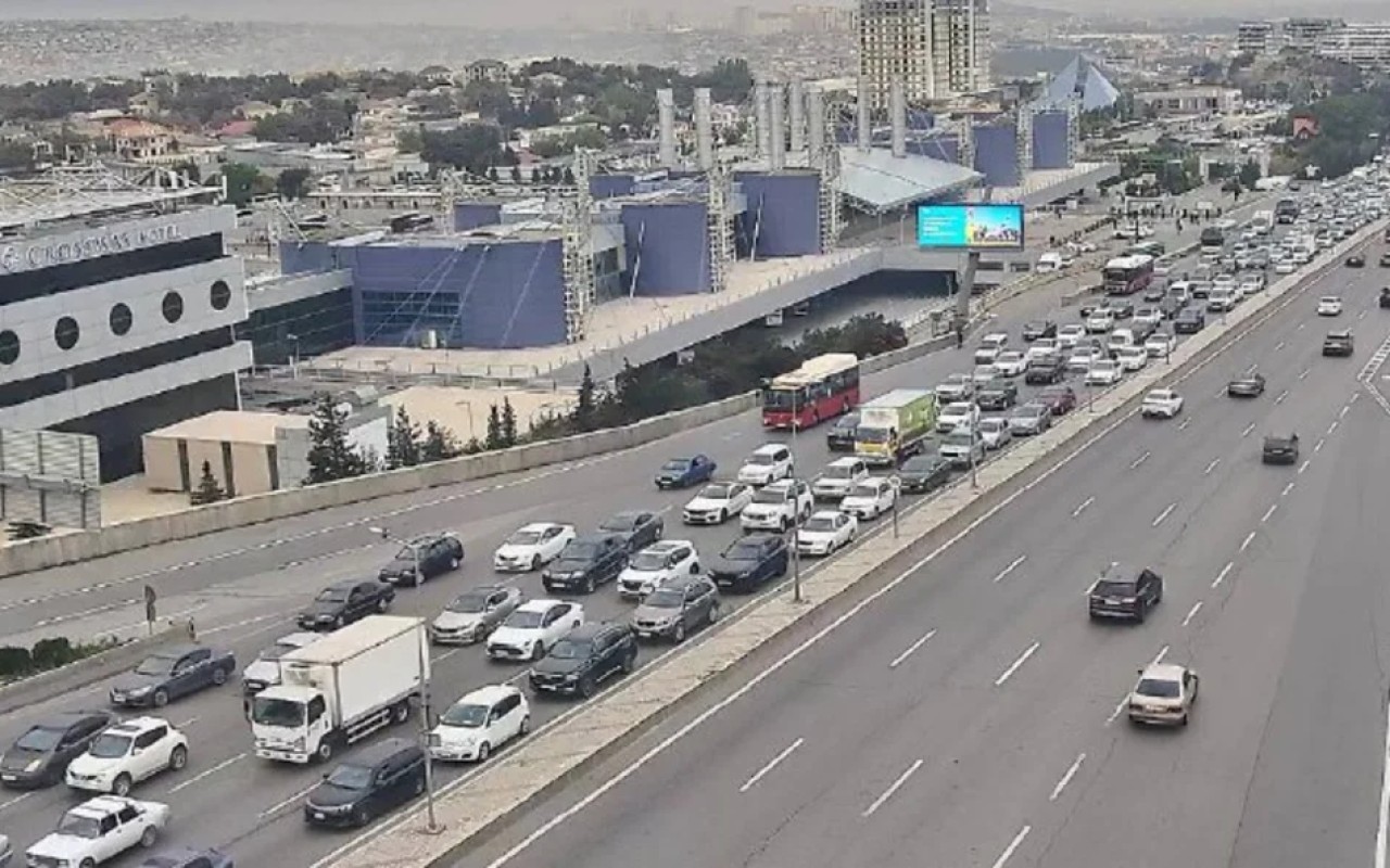 Bir sıra yollarda sıxlıq yarandı