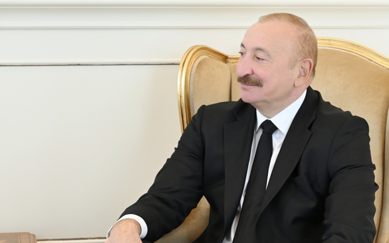 İlham Əliyev Fərhad Xəlilovu 80 illiyi münasibətilə təbrik etdi