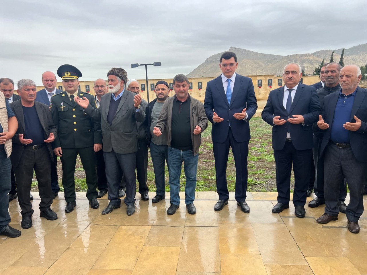 Natiq Əliyev şəhid Elşən Aslanovun anım mərasimində iştirak edib - FOTO