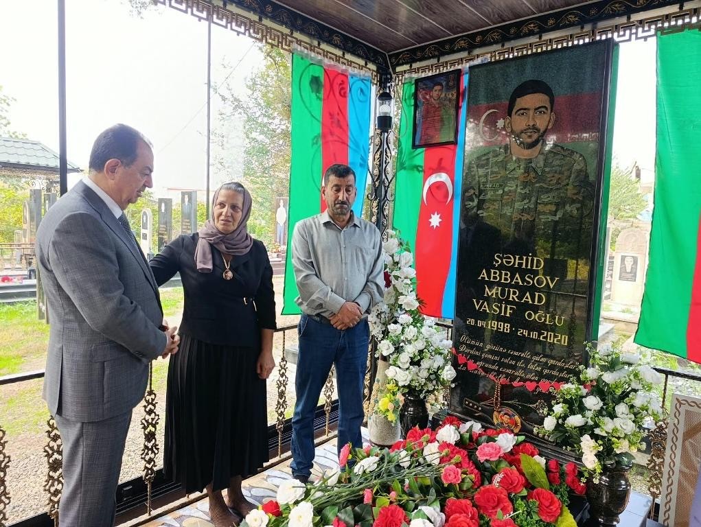 Lənkəranda şəhidlərin məzarı ziyarət olunub - FOTOLAR