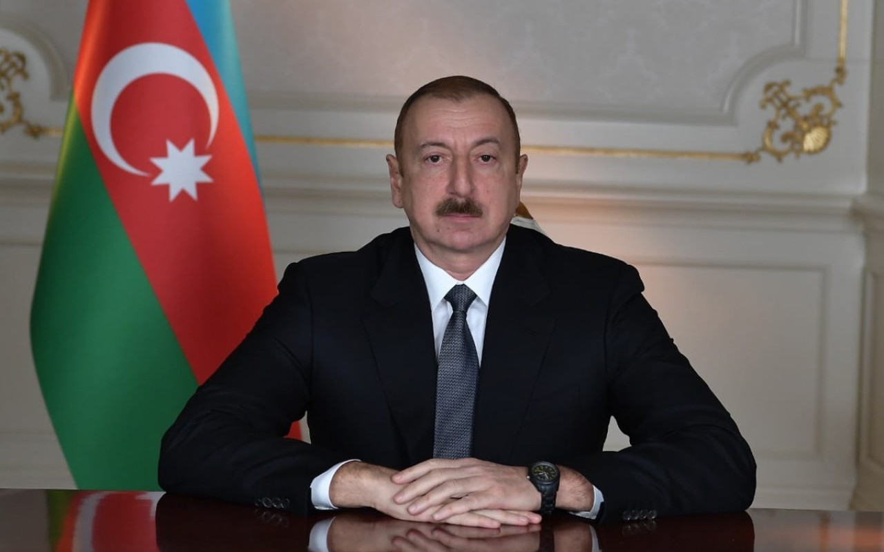 Prezident İlham Əliyev FIFA U-15 dünya çempionatının və festivalının açılış mərasimini izləyir