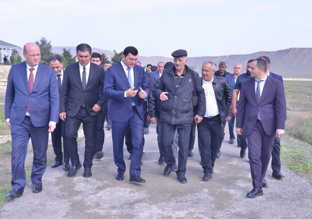 İcra başçısı şəhidin anım mərasimində iştirak edib - FOTOLAR