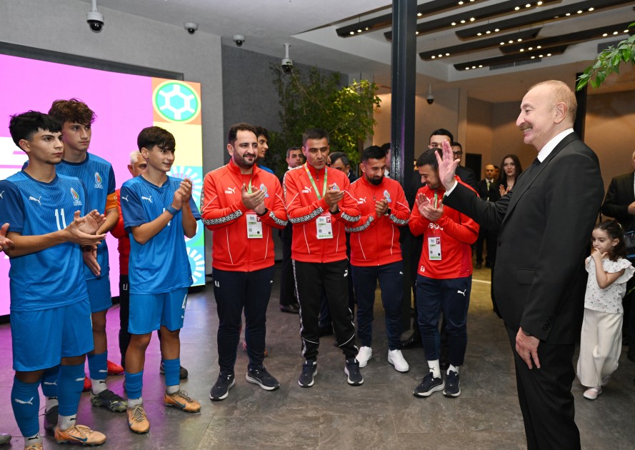 Prezident və ailəsi FIFA U-15 dünya çempionatının açılış mərasimini izləyib - YENİLƏNİB (FOTOLAR)