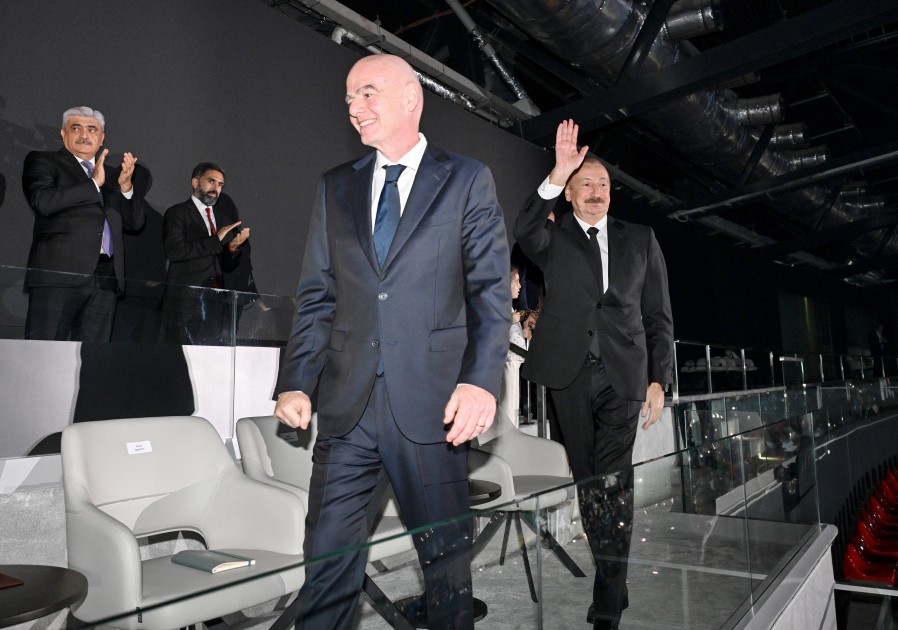 Prezident və ailəsi FIFA U-15 dünya çempionatının açılış mərasimini izləyib - YENİLƏNİB (FOTOLAR)