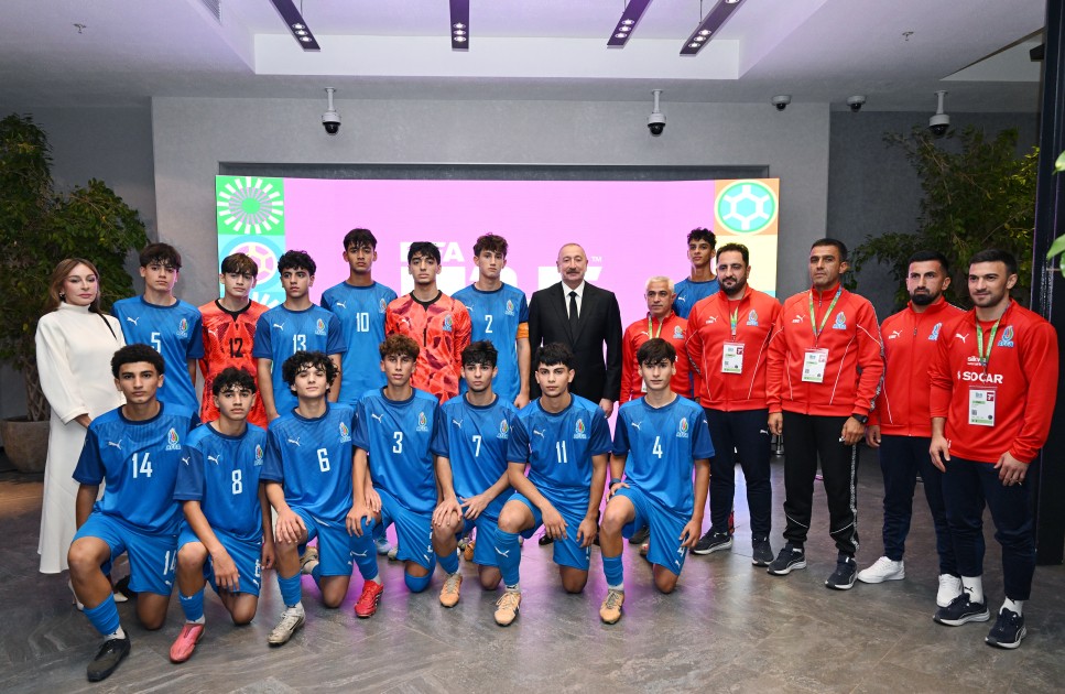 Prezident və ailəsi FIFA U-15 dünya çempionatının açılış mərasimini izləyib - YENİLƏNİB (FOTOLAR)