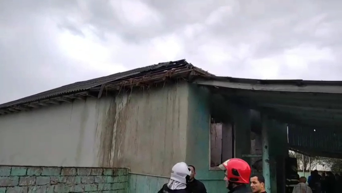 Salyanda fərdi yaşayış evinə ildırım düşdü - FOTOLAR